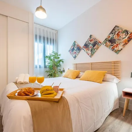 Centre Pool & Parking Apartment