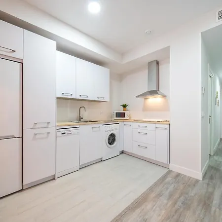 Centre Pool & Parking Apartment Malaga